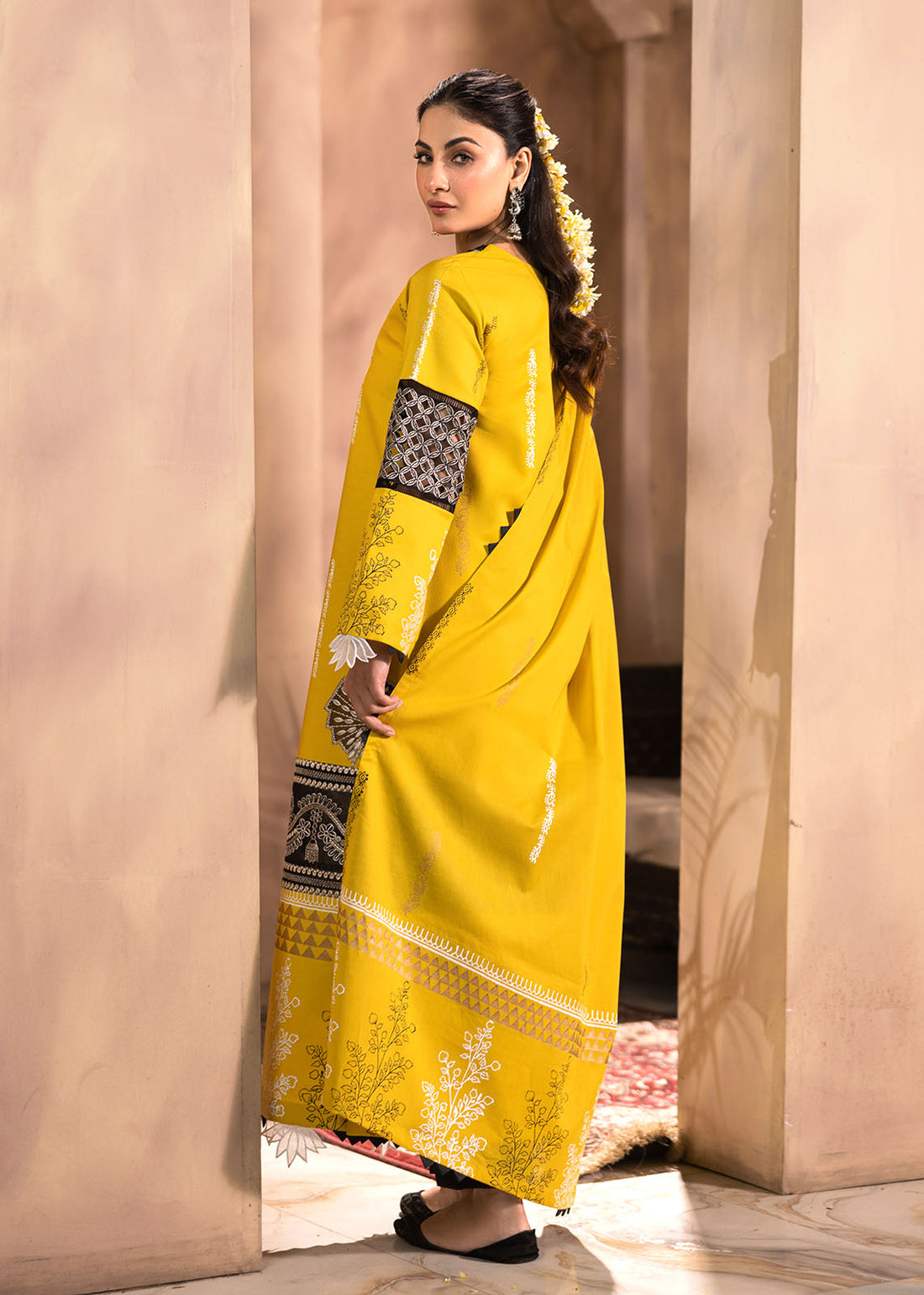 Ratnaraj – The Royal Glow