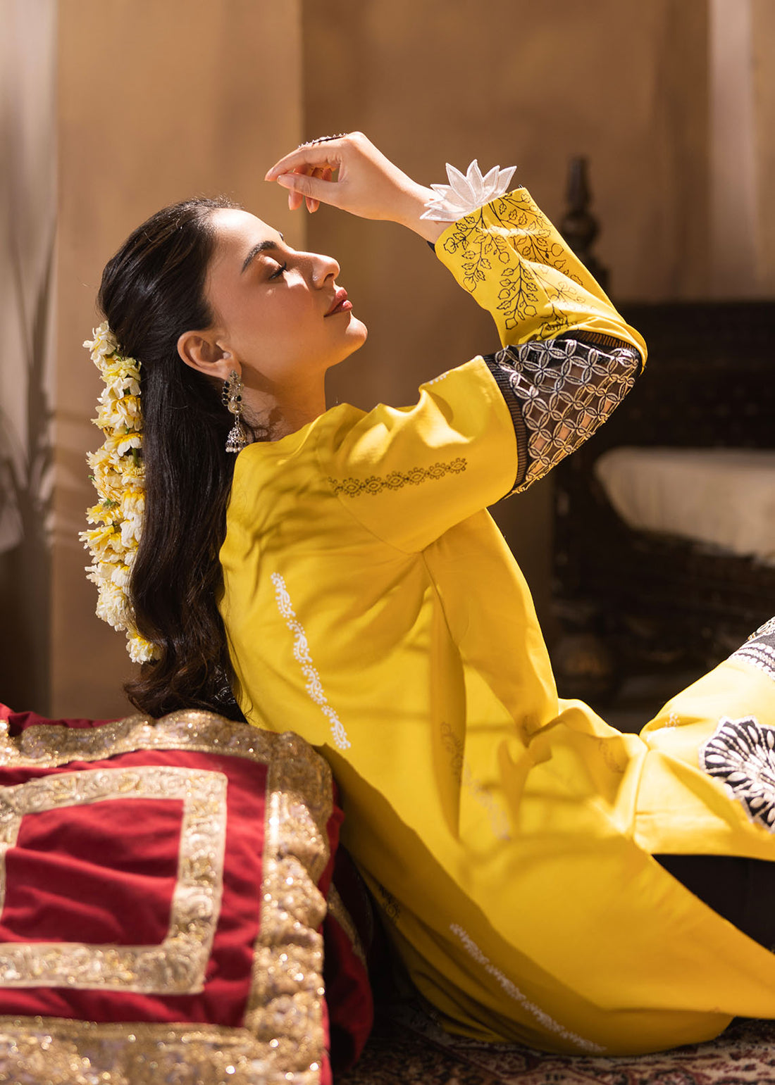 Ratnaraj – The Royal Glow